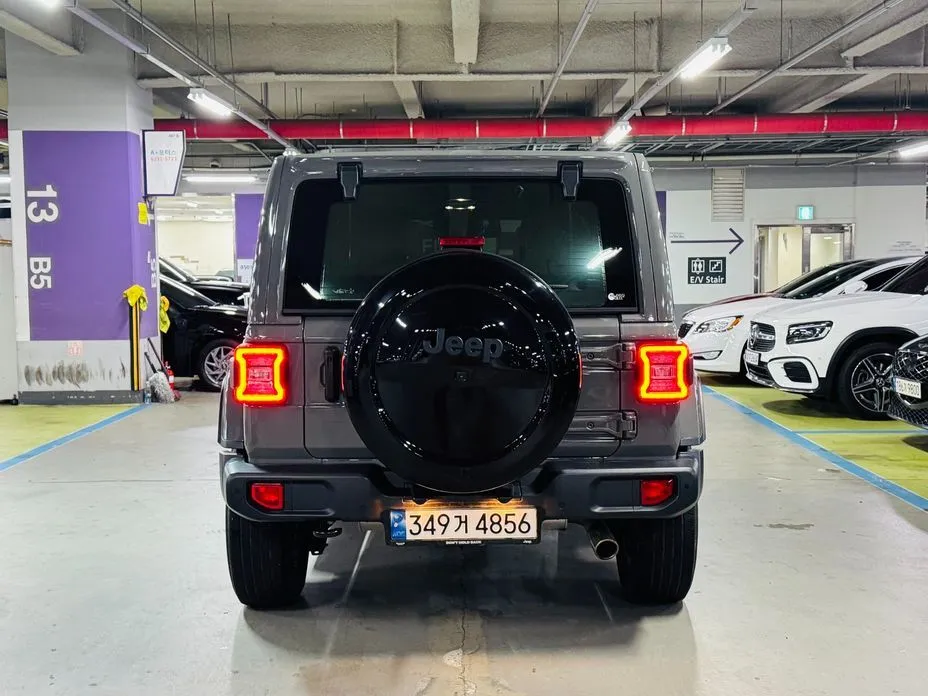 Jeep Wrangler — фото 4