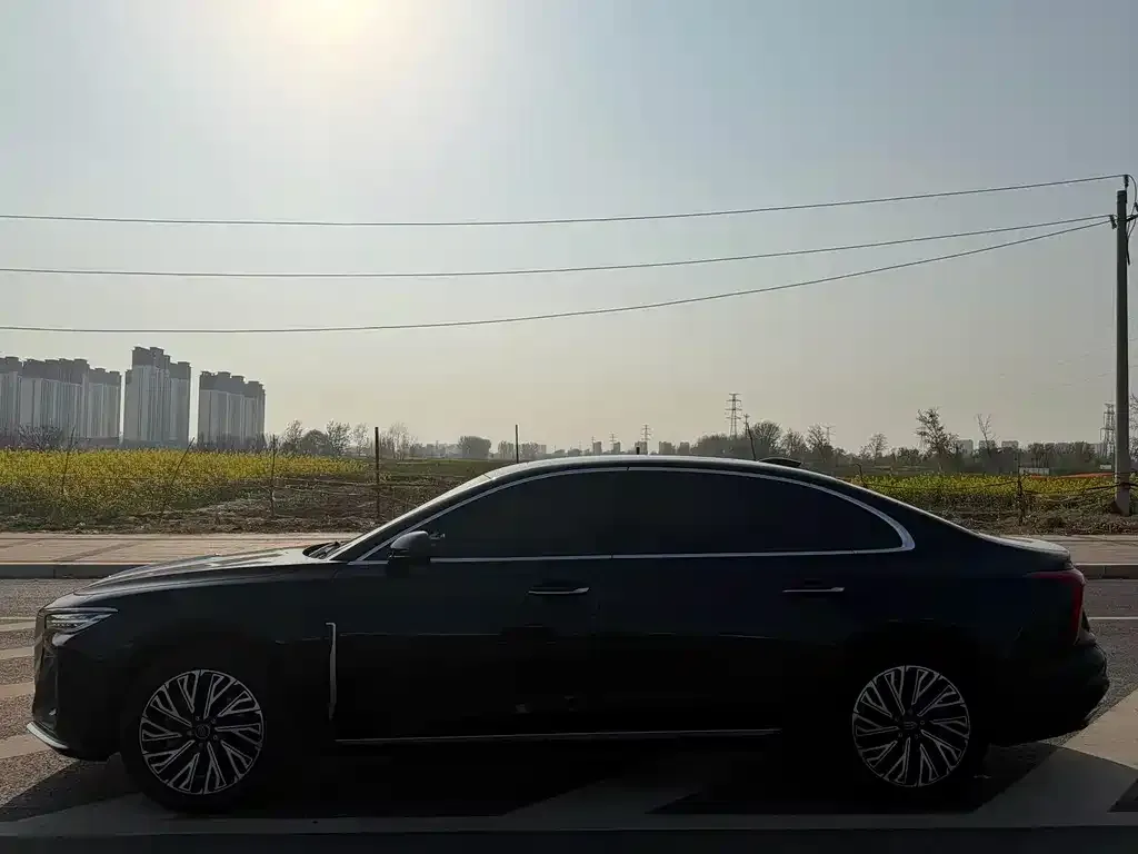 Hongqi H5 — фото 2