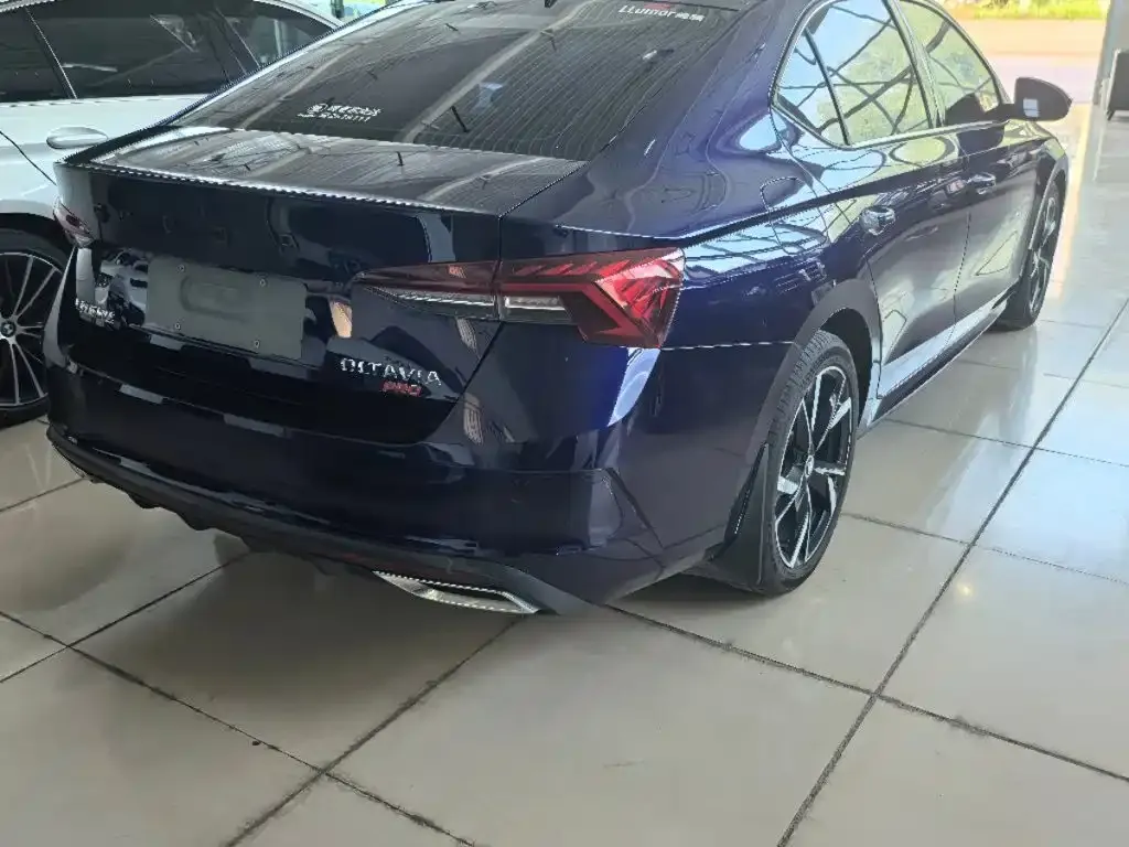 Skoda Octavia — фото 8