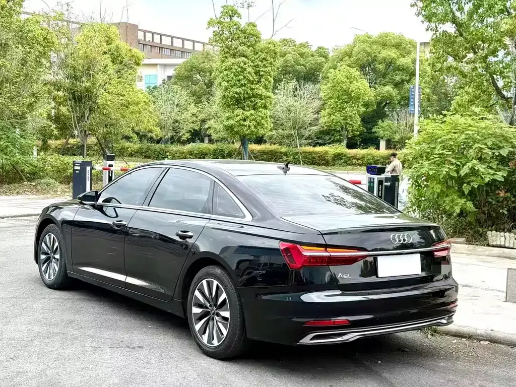 Audi A6L 2023 из CN, фото 8