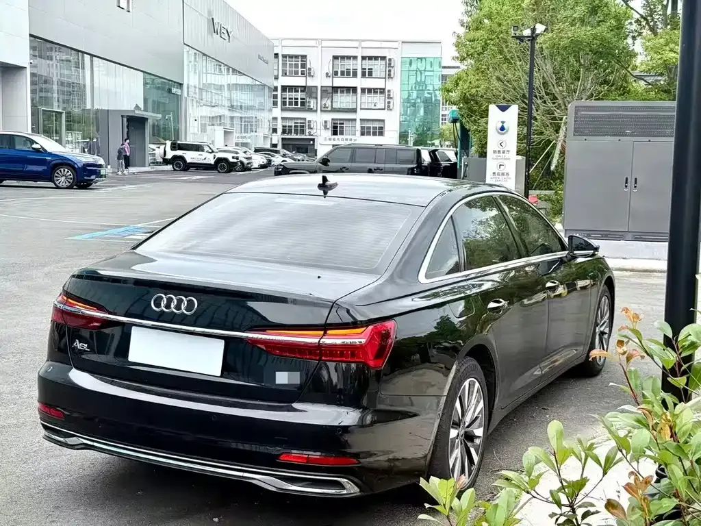 Audi A6L 2023 из CN, фото 7