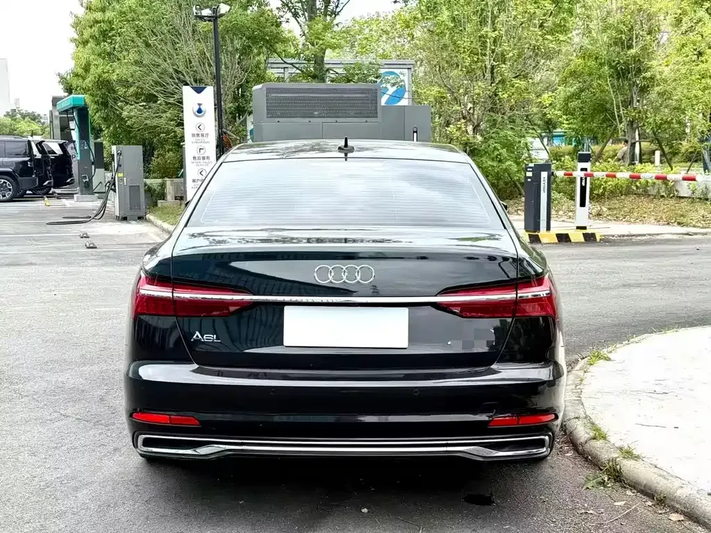 Audi A6L 2023 из CN, фото 9