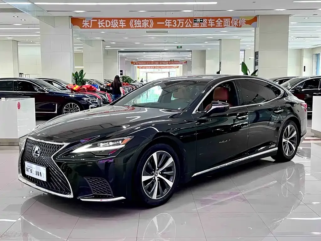 Lexus LS — фото 1