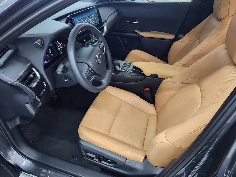 Lexus UX — фото 8