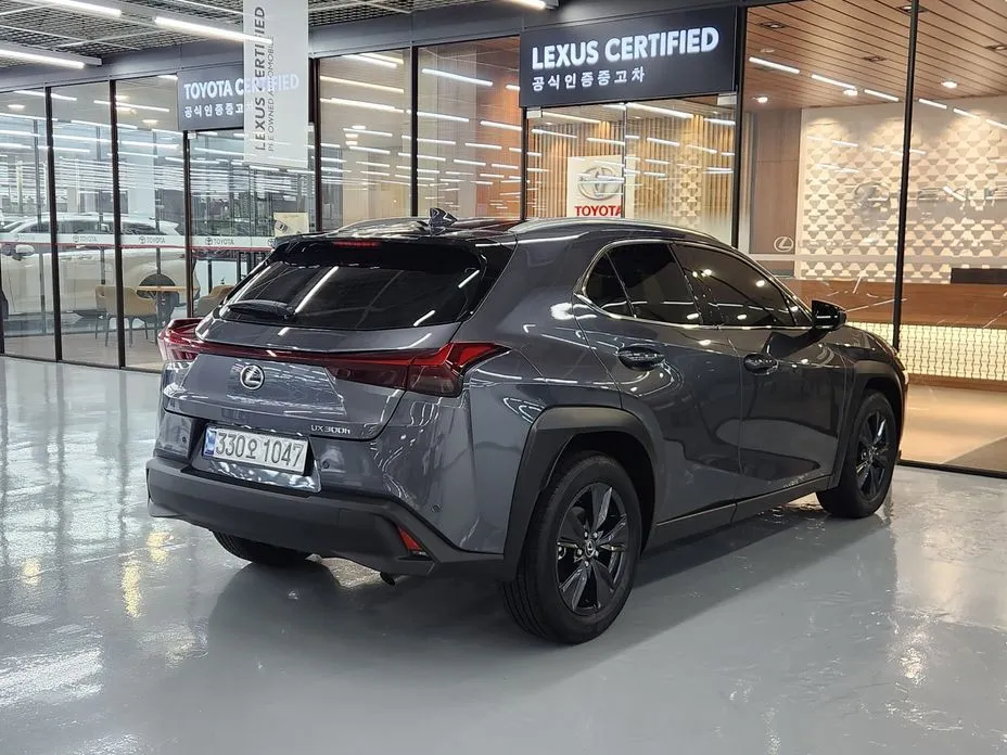 Lexus UX — фото 7
