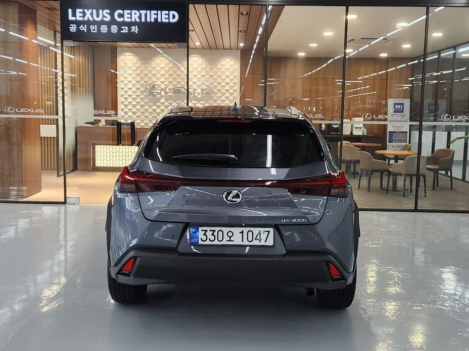 Lexus UX — фото 6