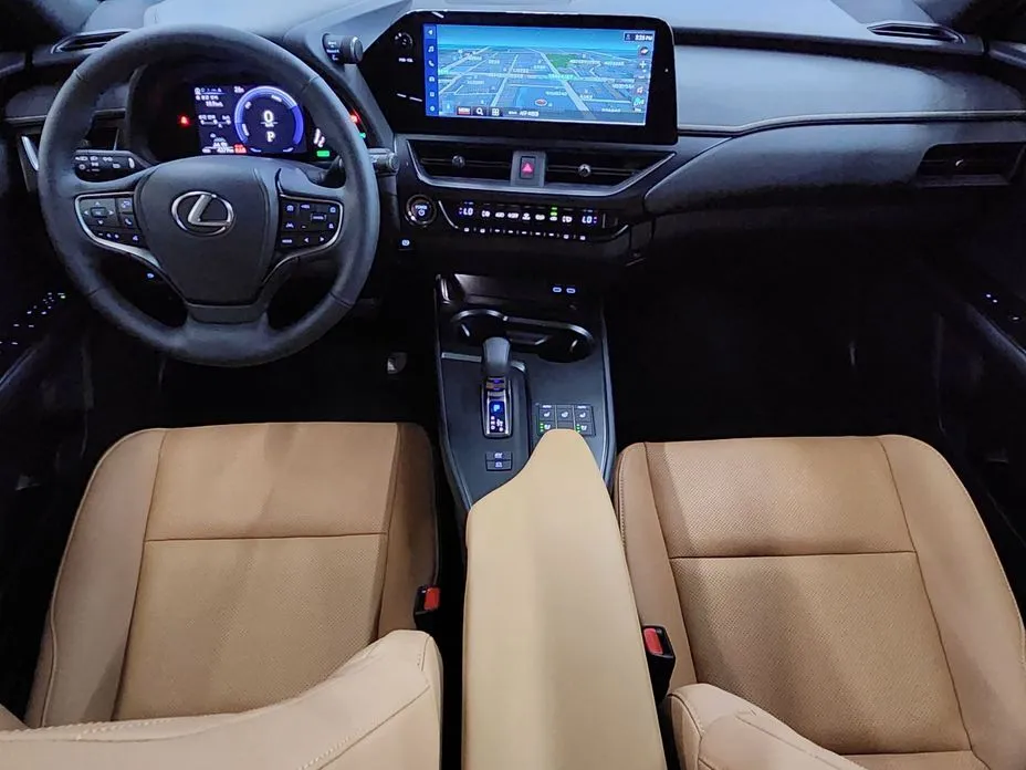 Lexus UX — фото 3