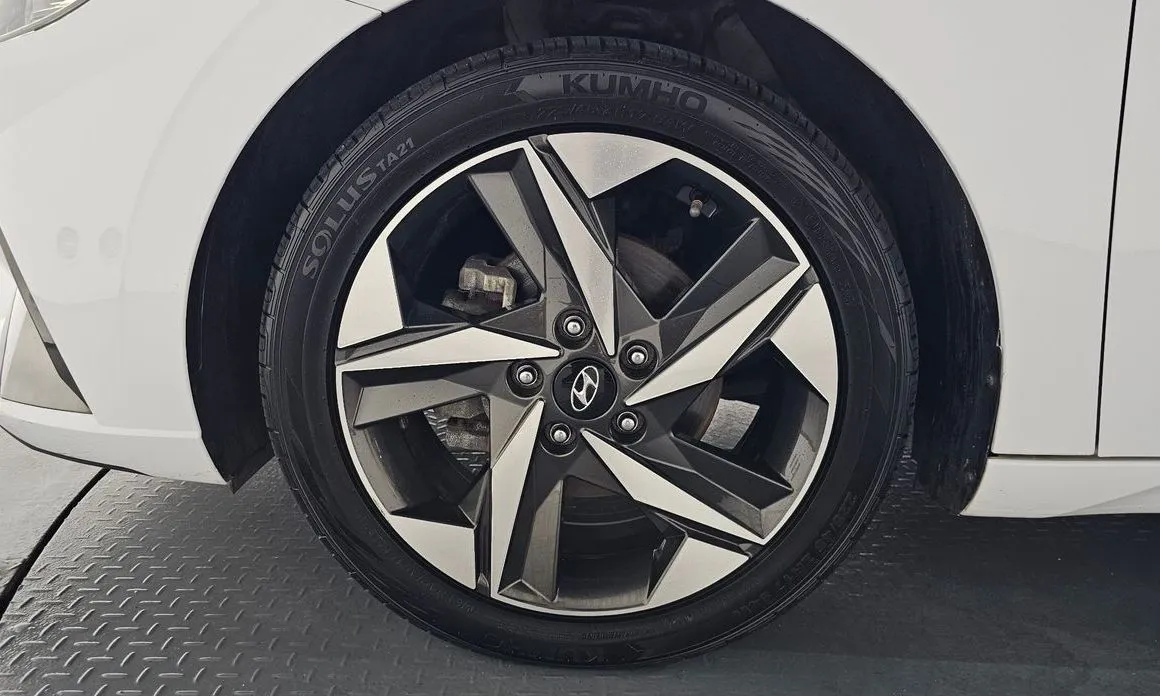 Hyundai AVANTE — фото 10