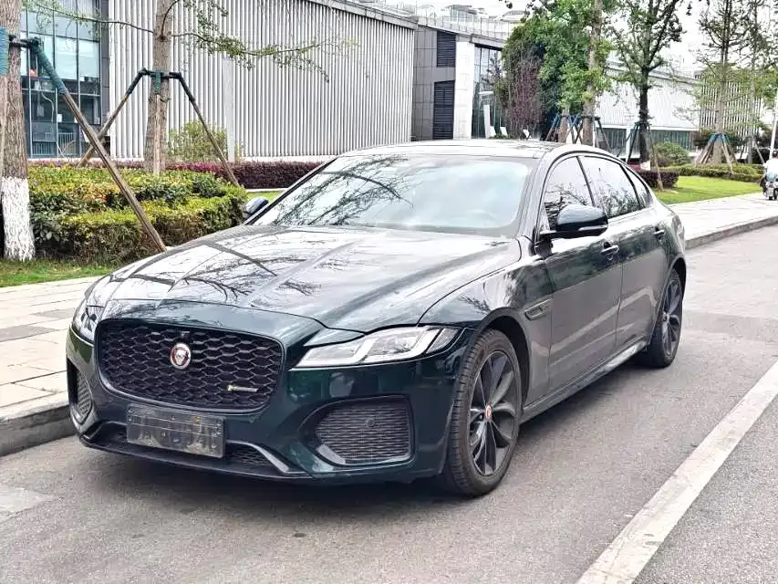 Jaguar XFL — фото 1