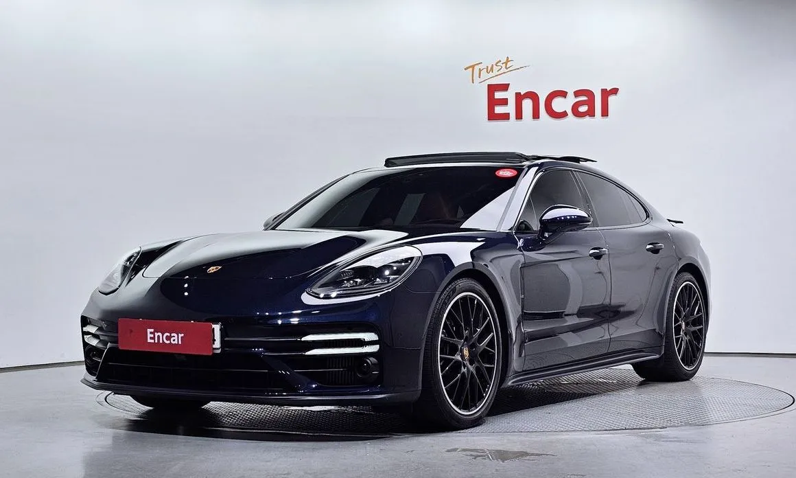 Porsche Panamera — фото 1