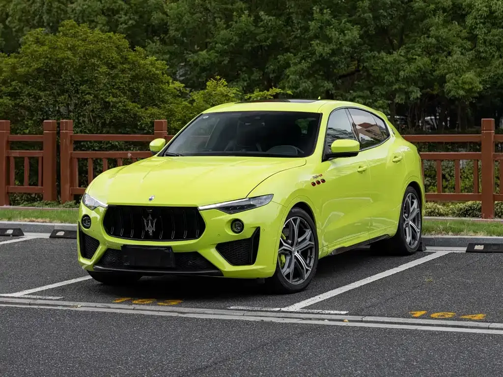 Maserati Levante — фото 1