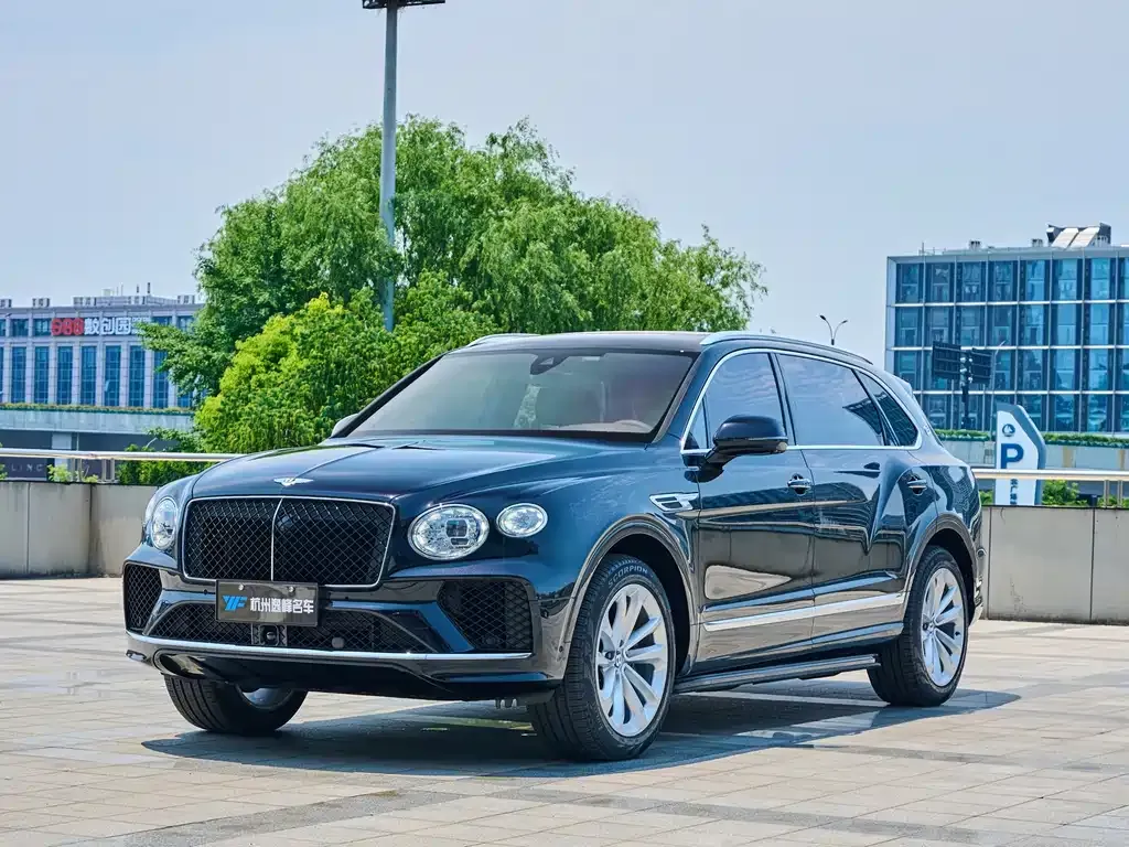Bentley Bentayga — фото 1