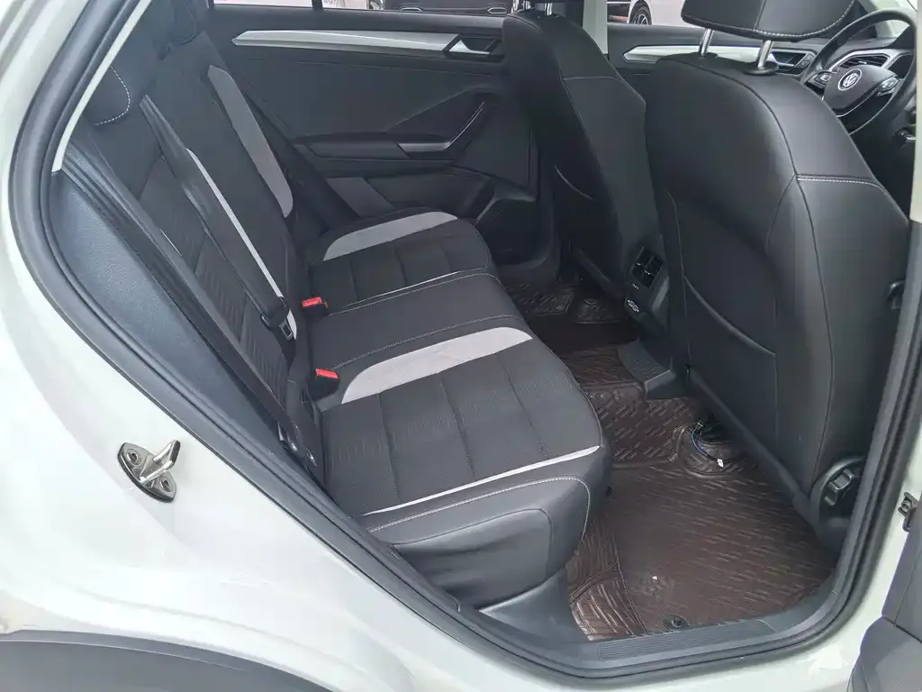 Volkswagen T-Roc 2021 из CN, фото 2