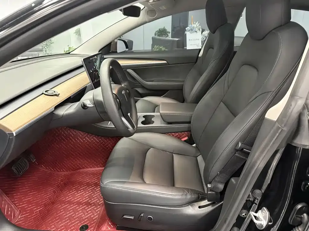 Tesla Model 3 — фото 10