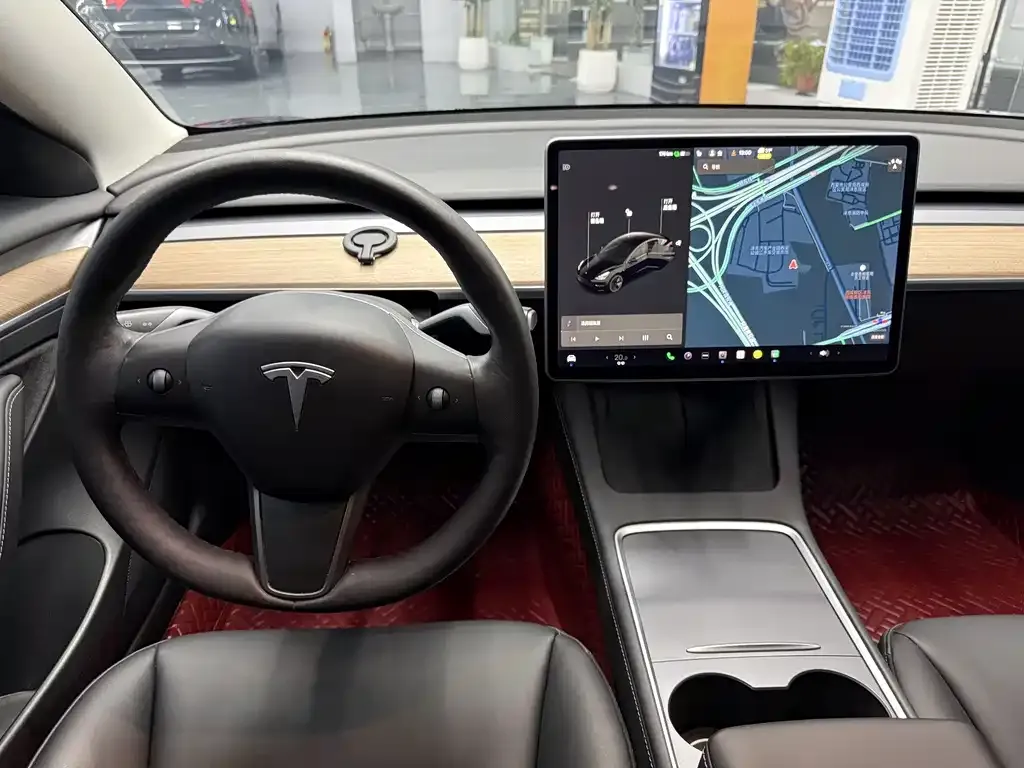 Tesla Model 3 — фото 6