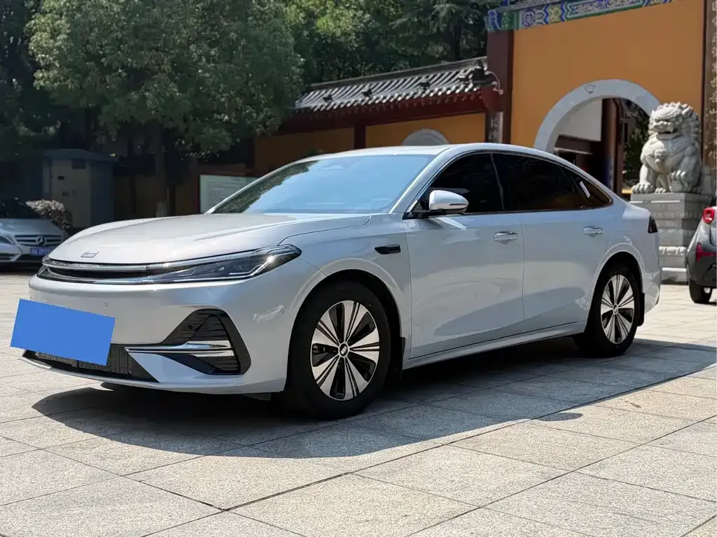 Geely 银河A7 EM