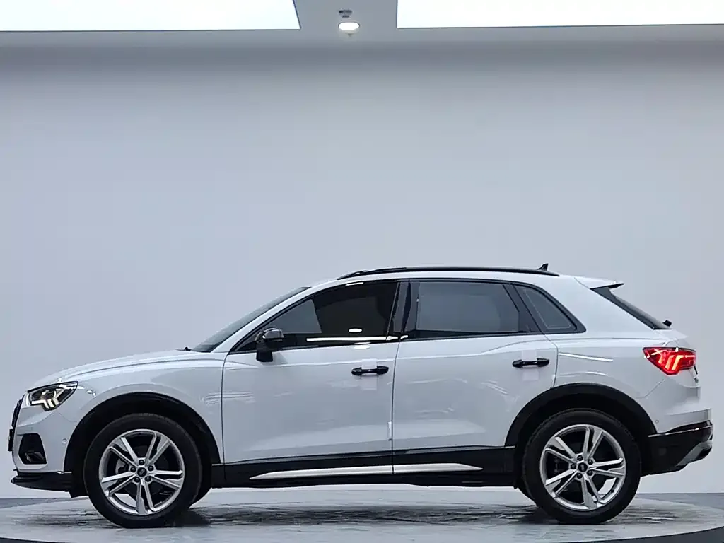 Audi Q3 — фото 9