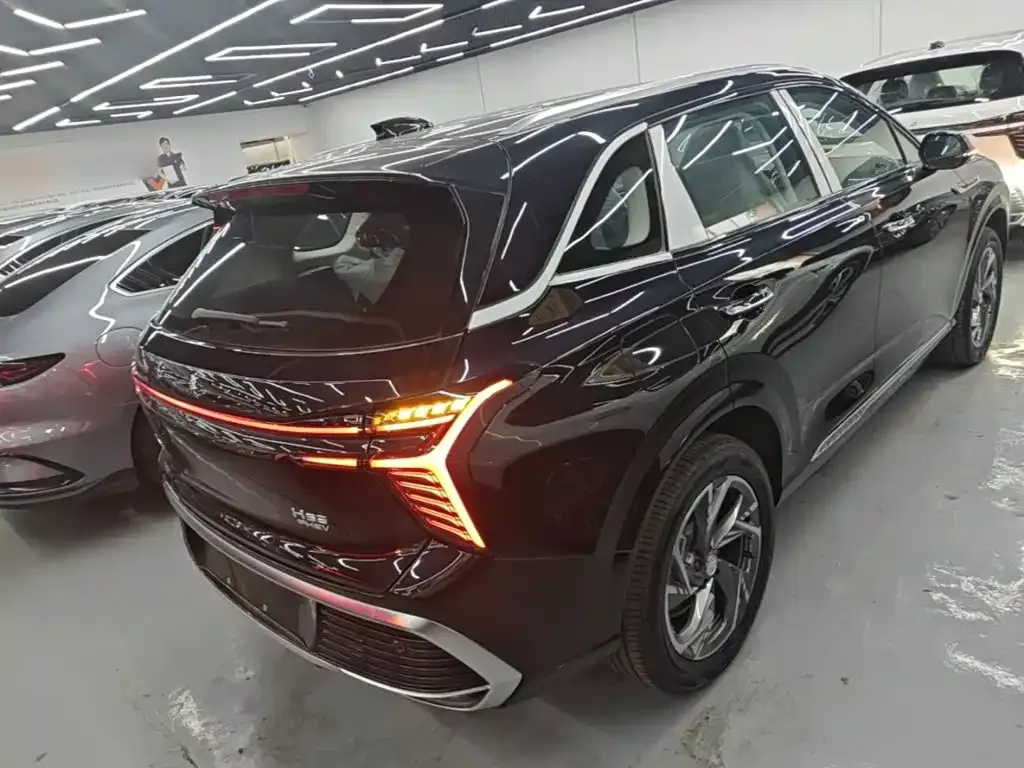 Hongqi HS3 PHEV — фото 4