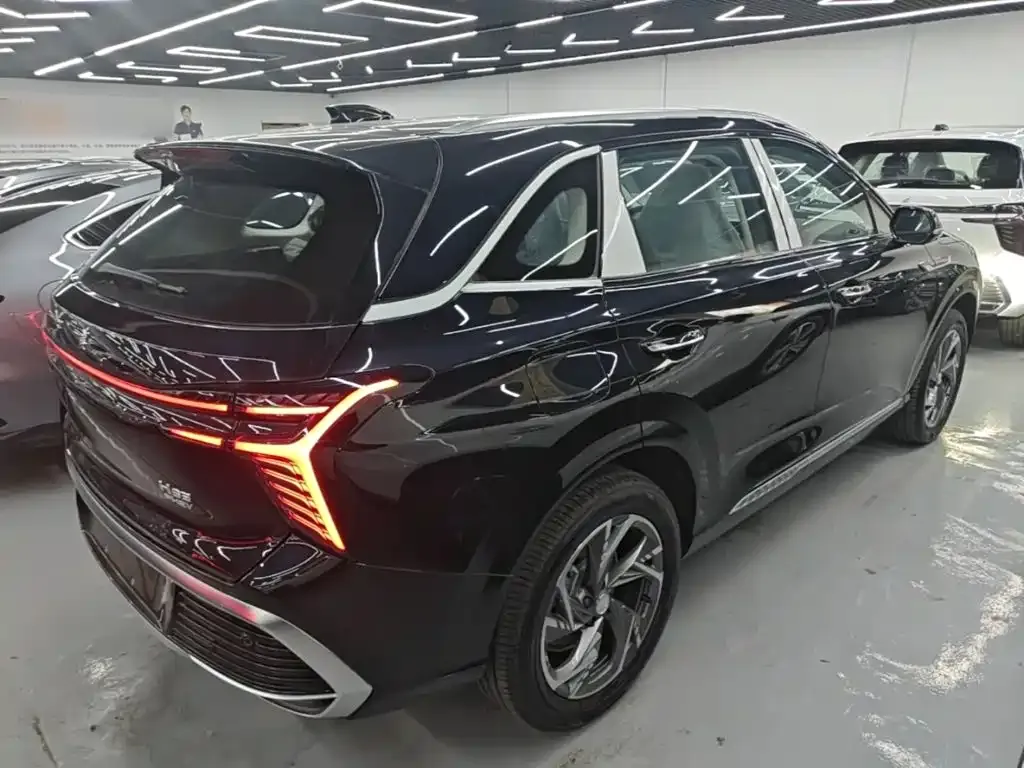 Hongqi HS3 PHEV — фото 3