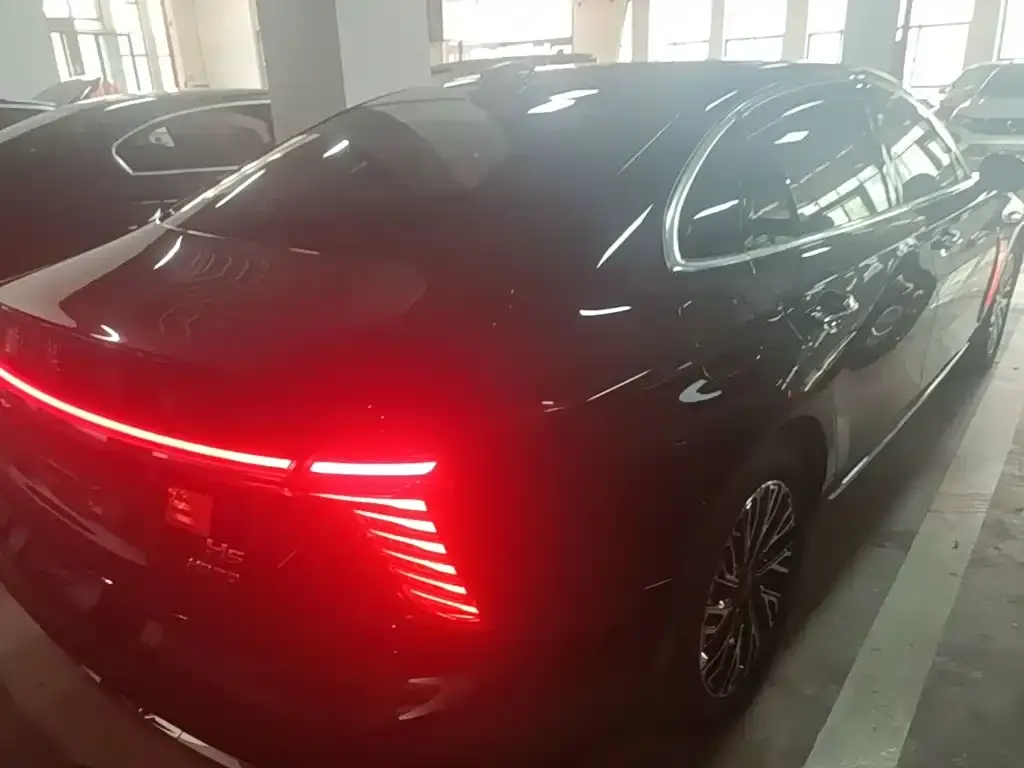 Hongqi H5 — фото 2