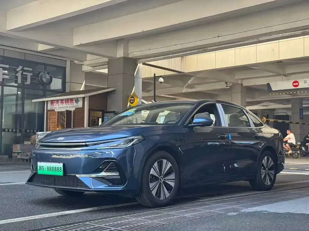 Geely 银河A7 EM — фото 1