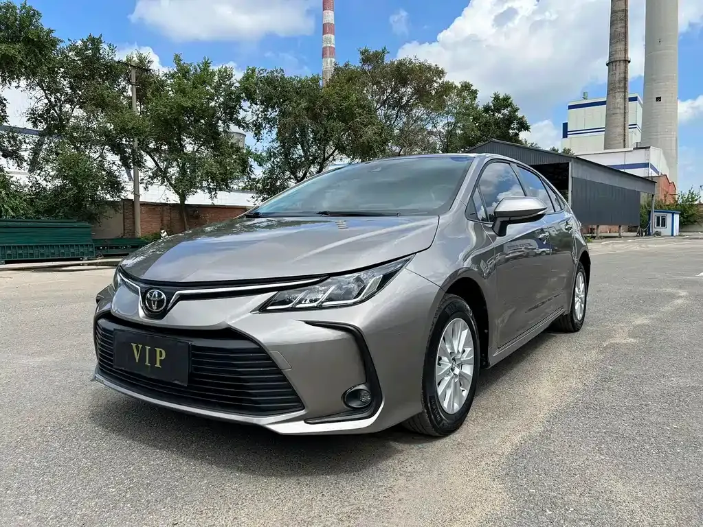 Toyota Corolla — фото 1