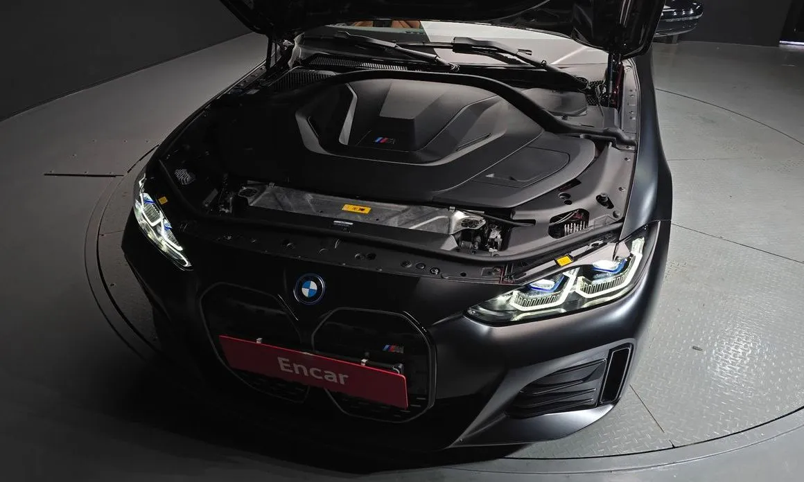 BMW i4 — фото 10