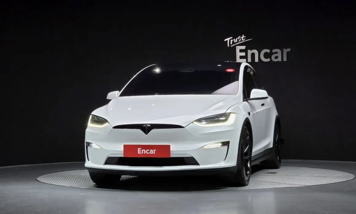 Tesla Model X — фото 2