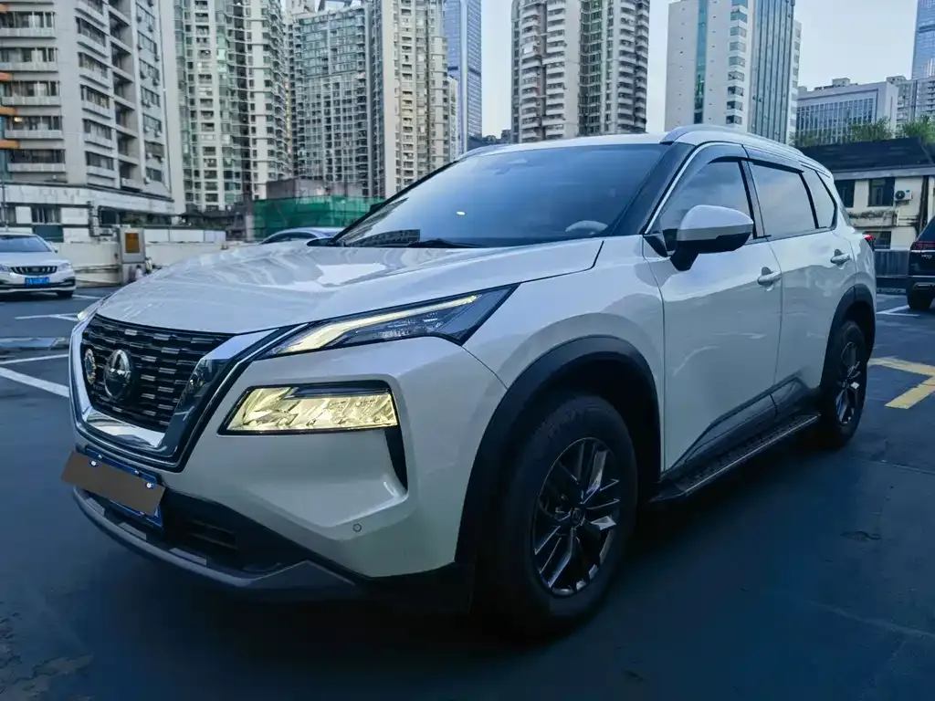 Nissan X-Trail — фото 1