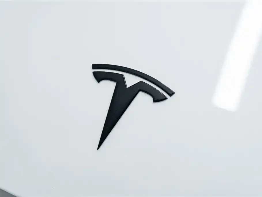 Tesla Model Y L — фото 5
