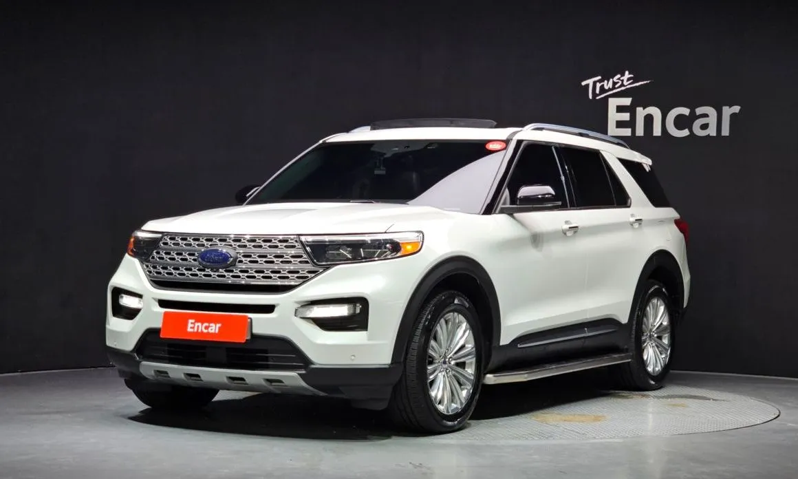 Ford Explorer — фото 1