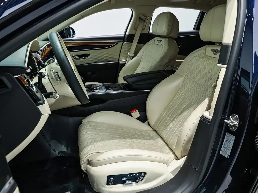 Bentley Flying Spur — фото 8