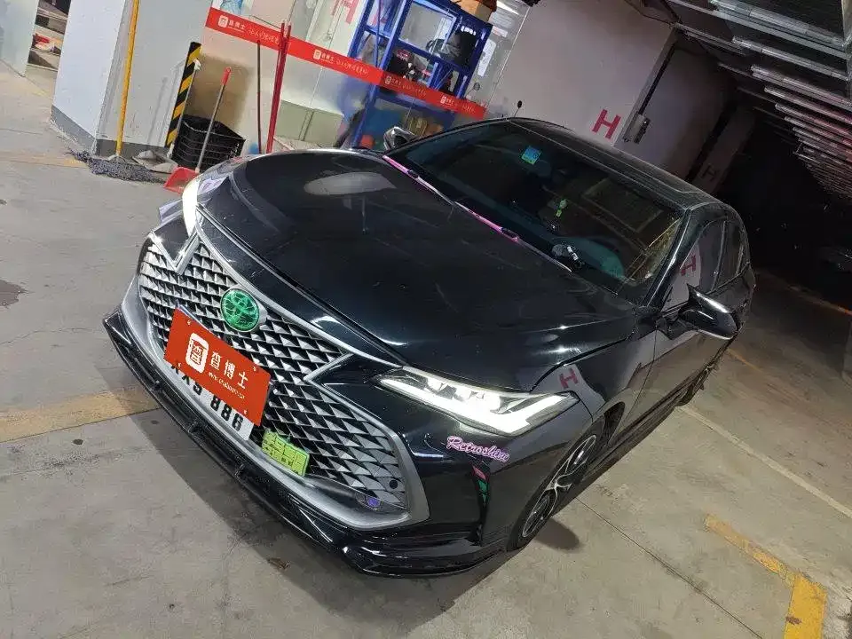 Toyota Avalon — фото 1