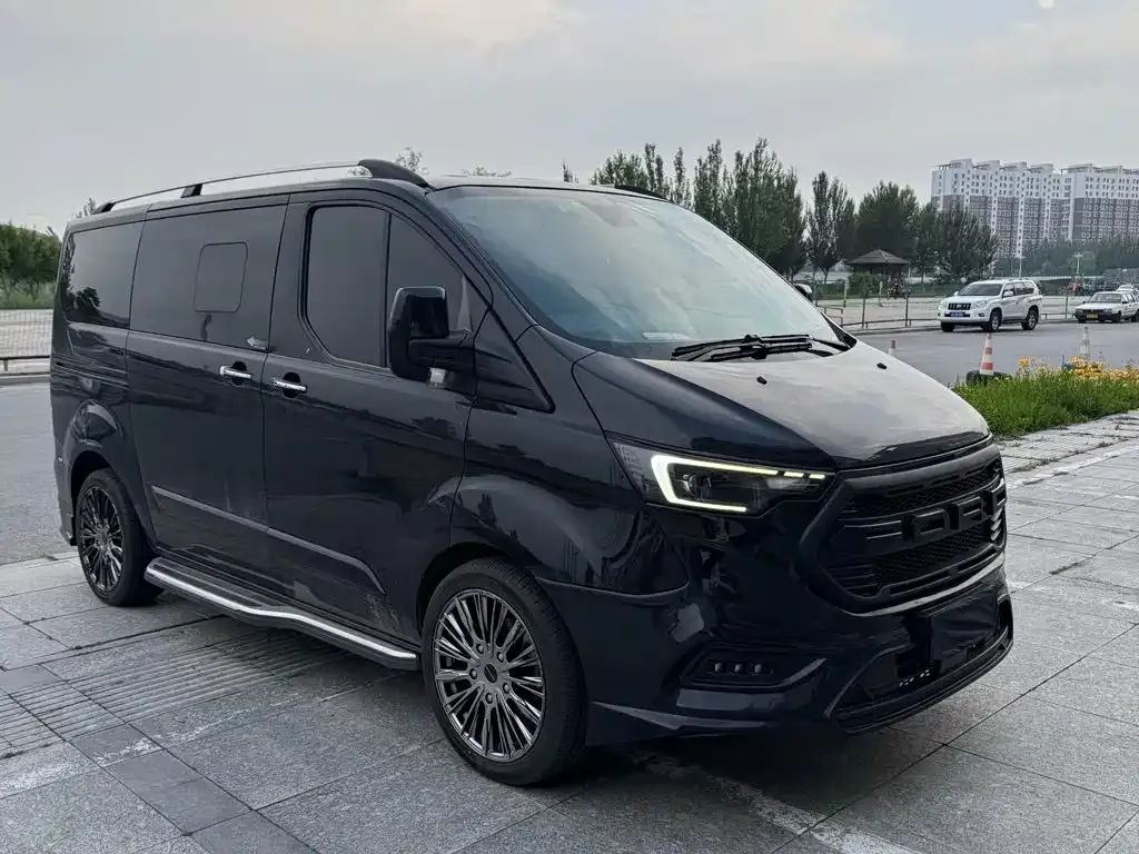 Ford Tourneo — фото 5
