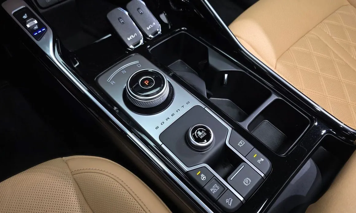 Kia Sorento — фото 6