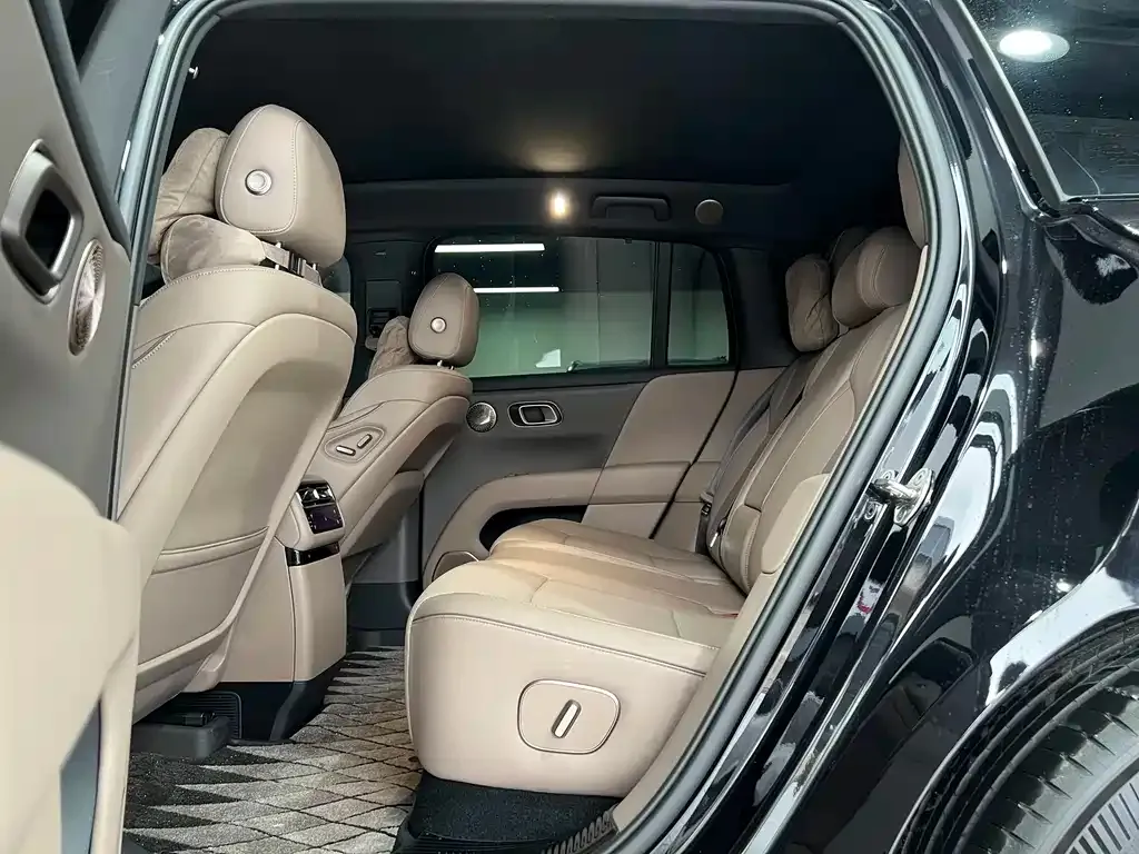 Li Auto i6 — фото 10