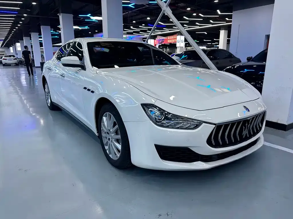 Maserati Ghibli — фото 10