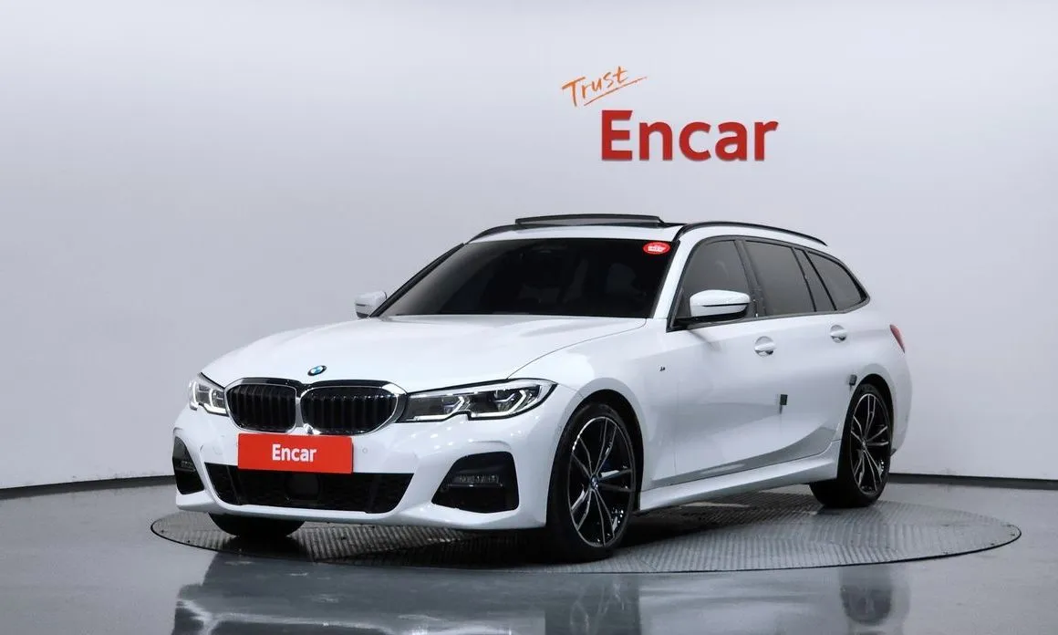 BMW 3-Series 320i Touring M Sports 1