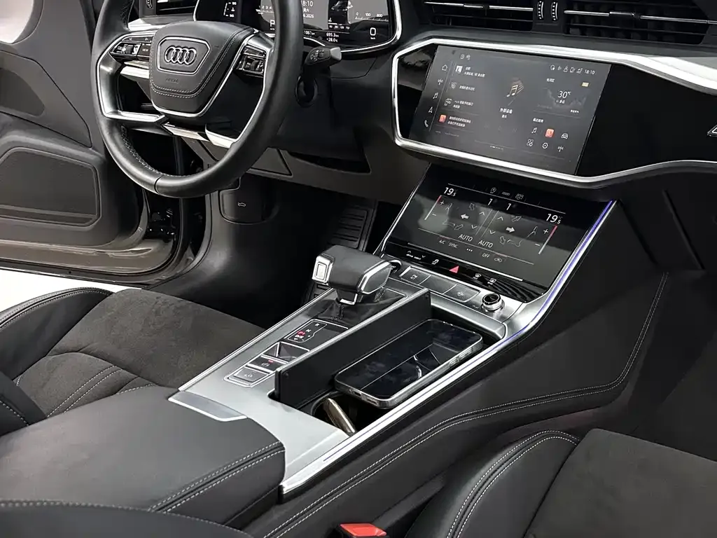 Audi A7L — фото 10