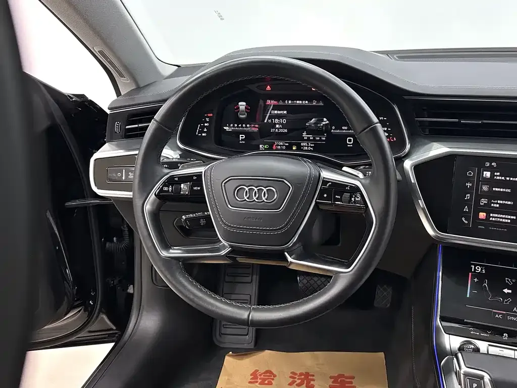 Audi A7L — фото 9