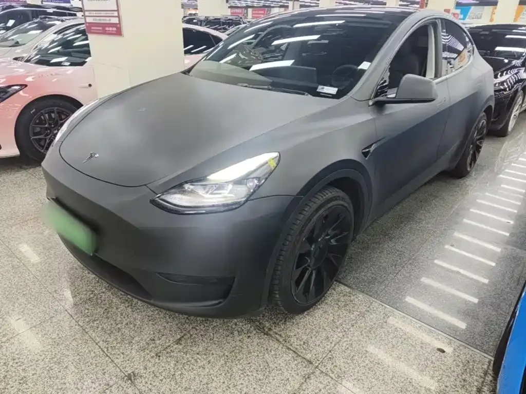 Tesla Model Y — фото 1