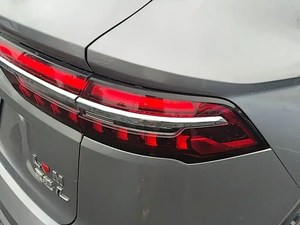 Geely Xingyue L — фото 4