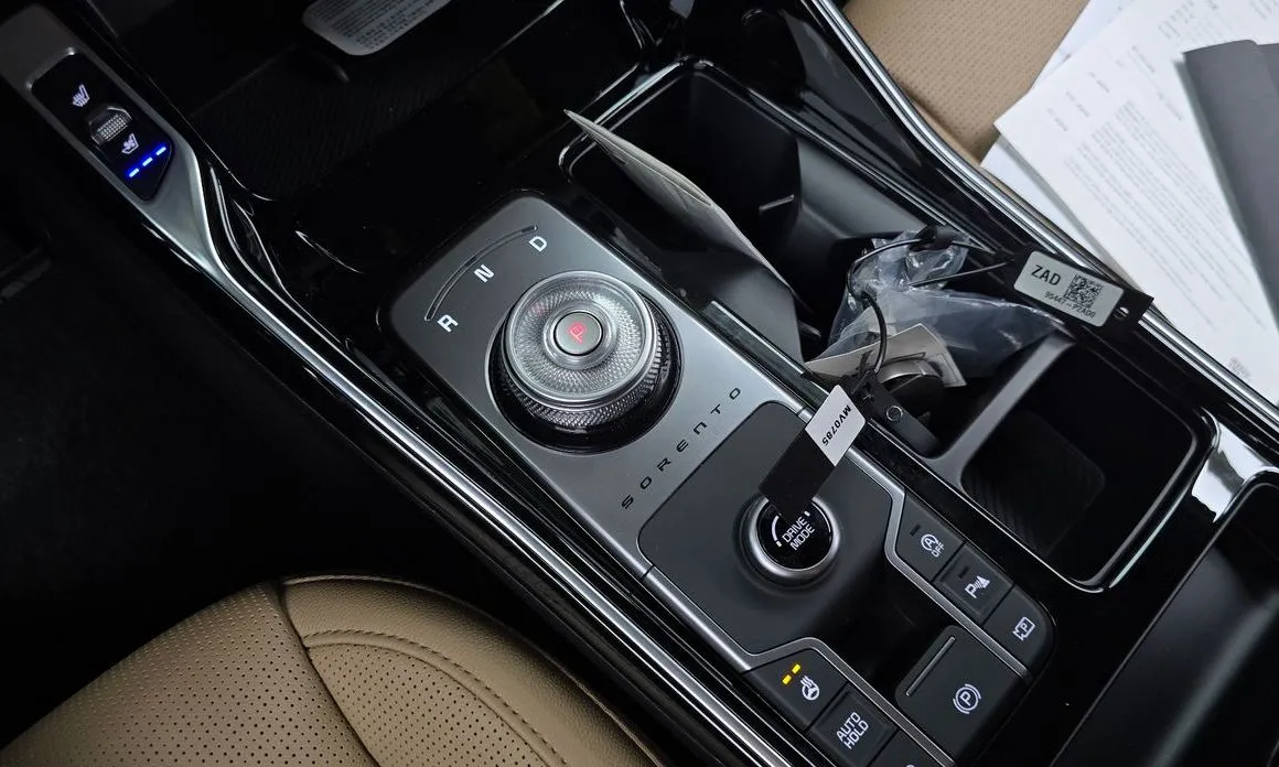 Kia Sorento — фото 8