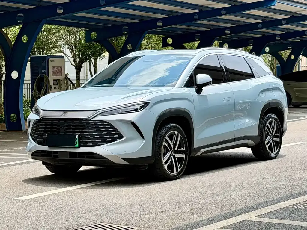 BYD L DM-i — фото 1