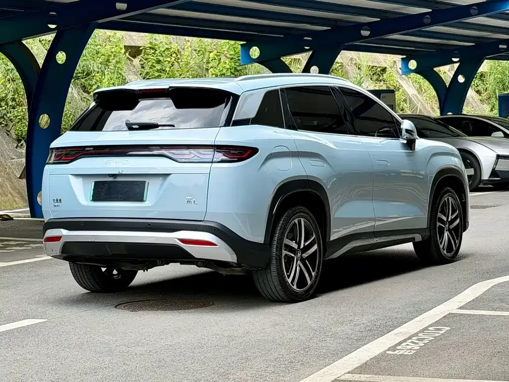 BYD L DM-i — фото 9