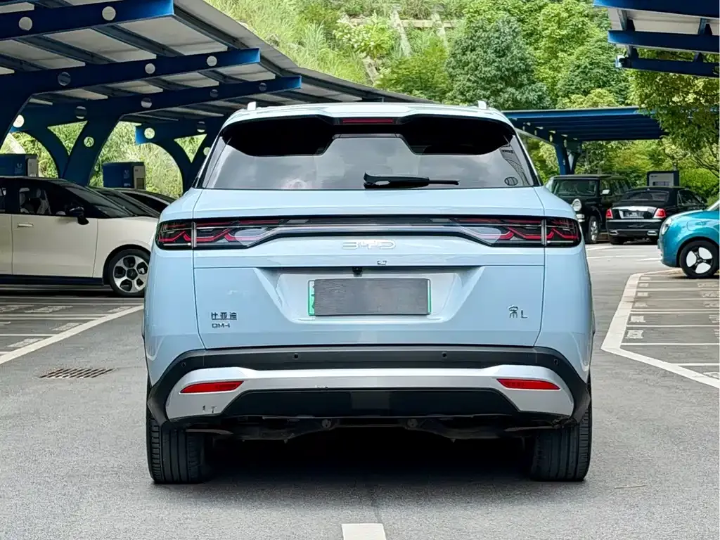 BYD L DM-i — фото 4