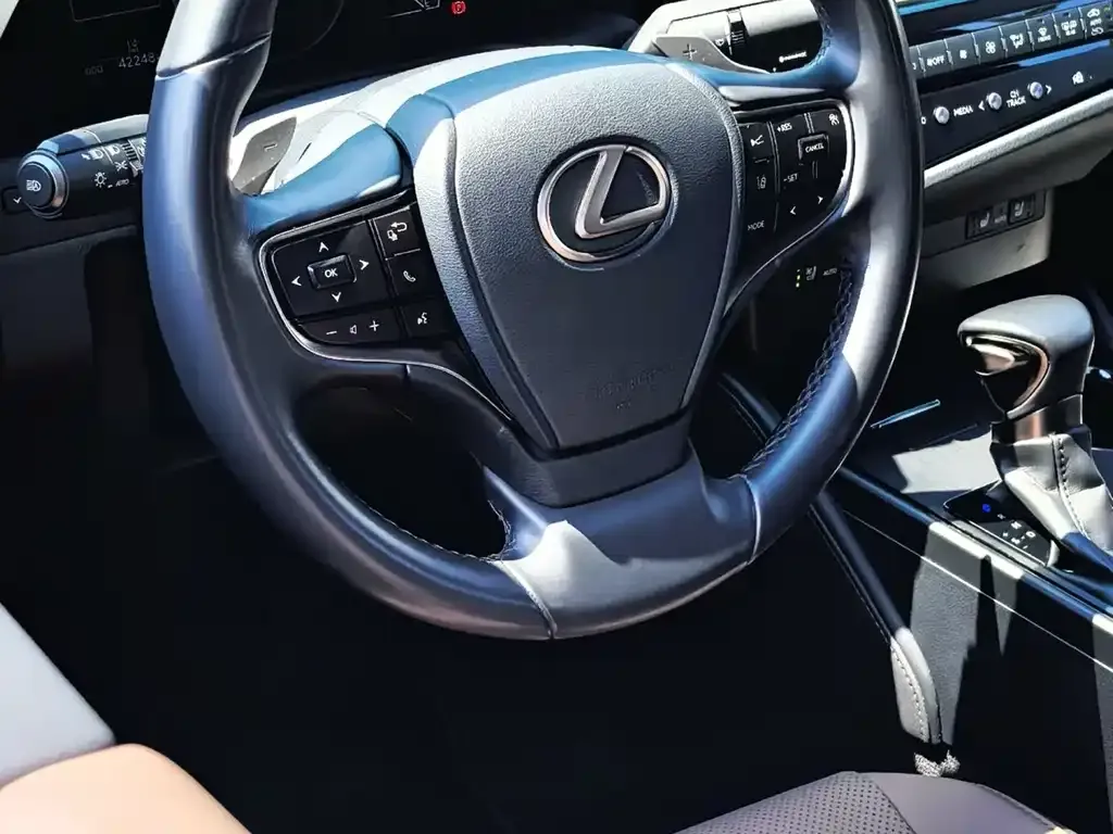 Lexus ES — фото 2