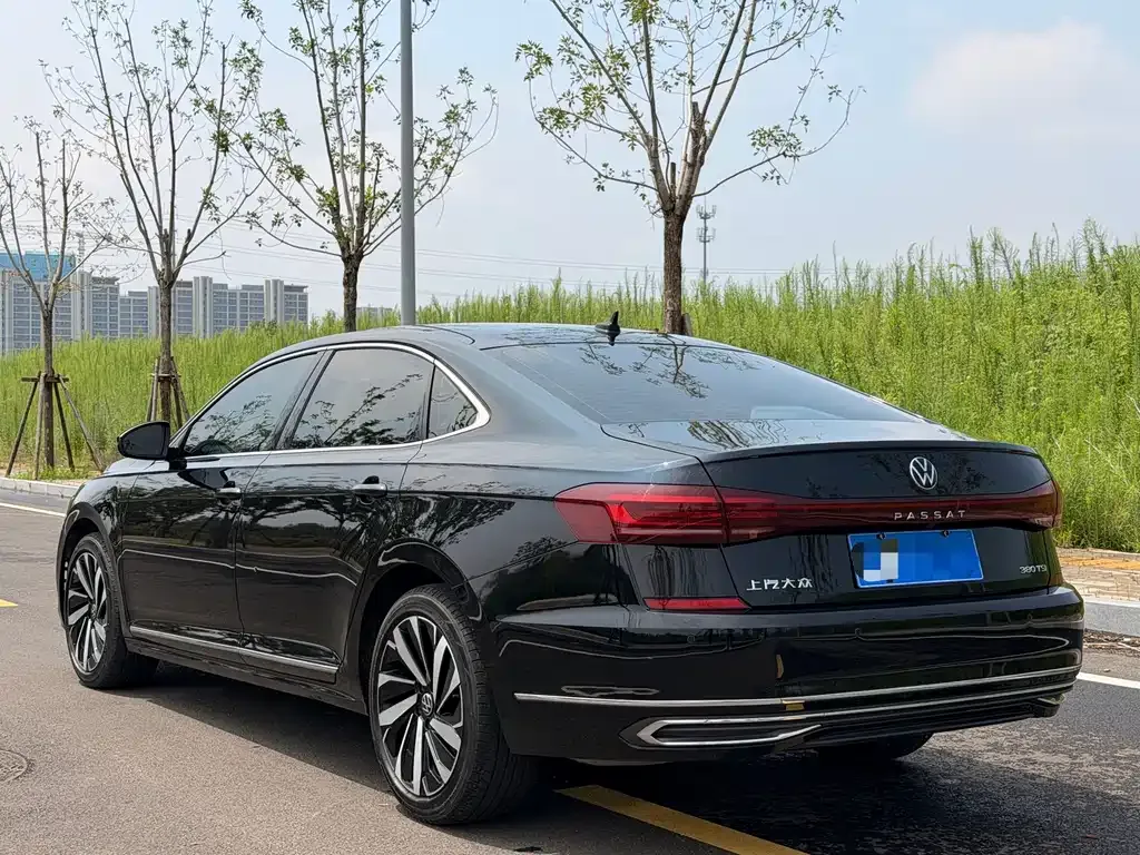 Volkswagen Passat — фото 9