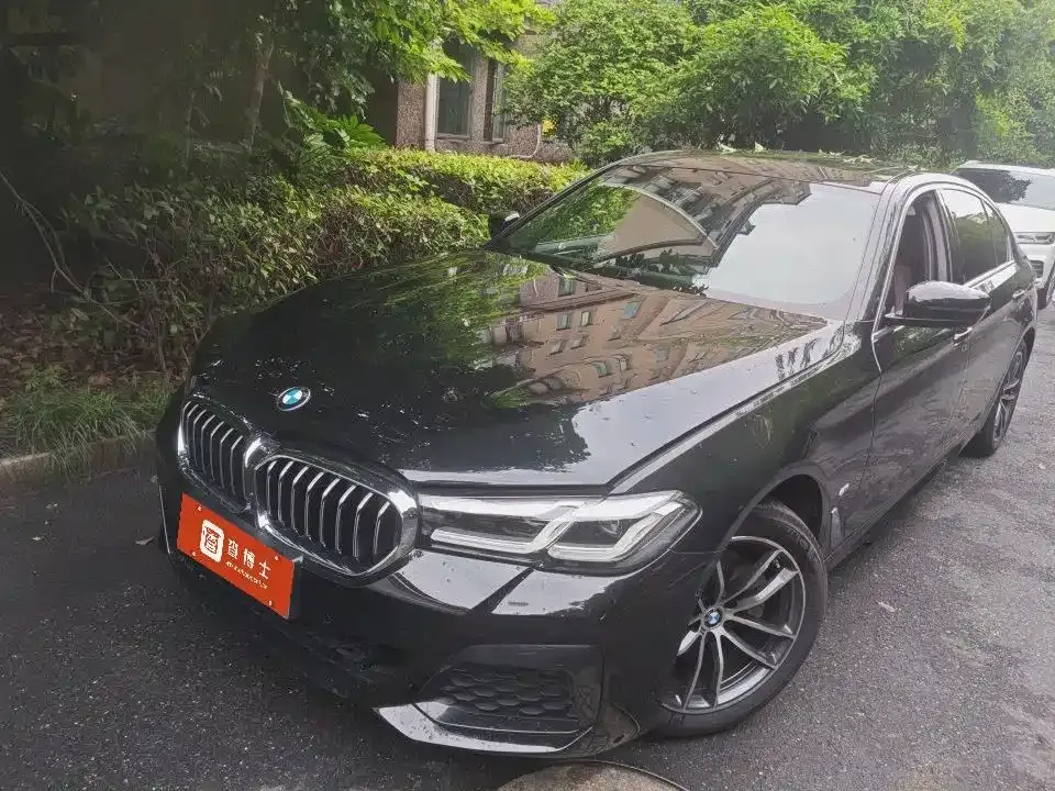 BMW 5 Series — фото 1