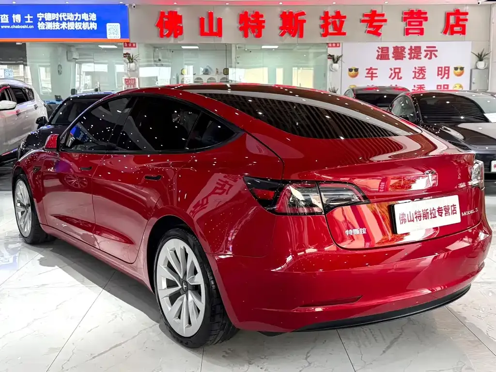 Tesla Model 3 — фото 5